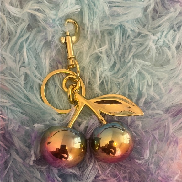 Chic Gold and Iridescent bag keychain - Picture 6 of 8